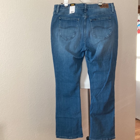 New Lee Regular Fit Bootcut mid rise jeans - Picture 8 of 11